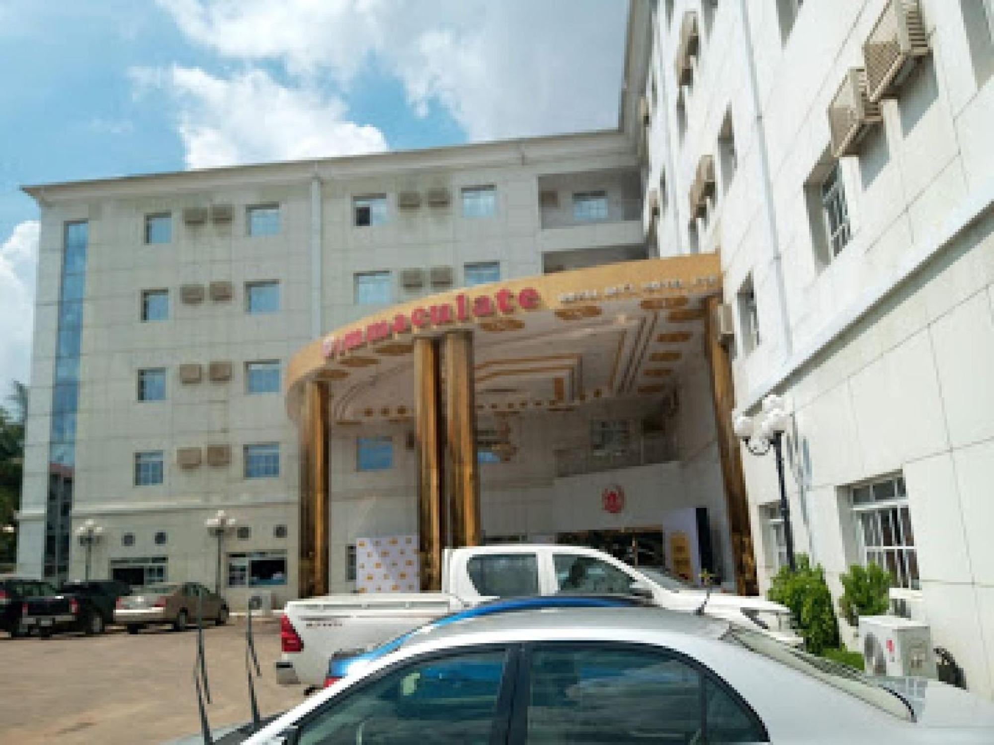 Room In Bb - Immaculate Royal International Hotel Owerri Eksteriør billede
