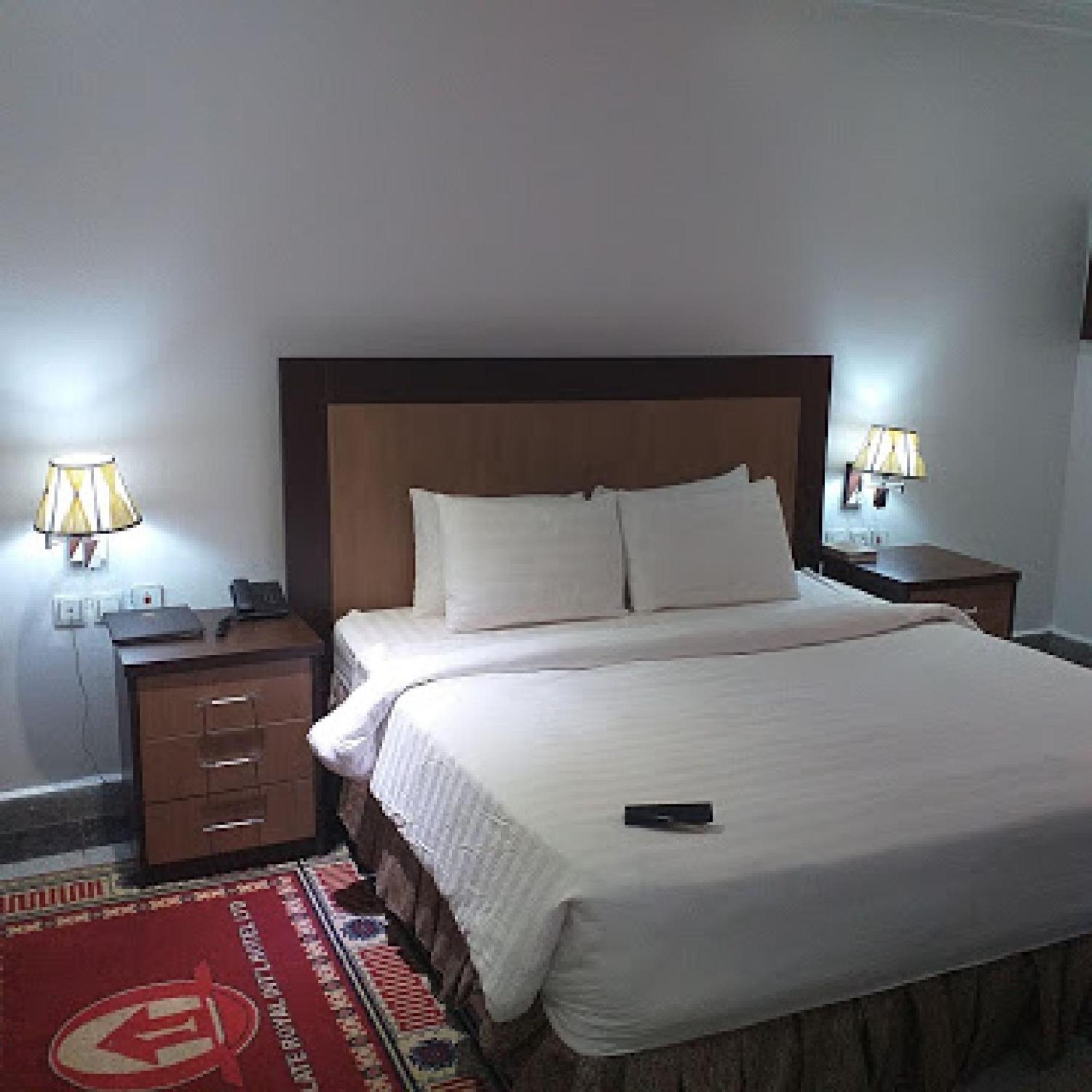 Room In Bb - Immaculate Royal International Hotel Owerri Eksteriør billede