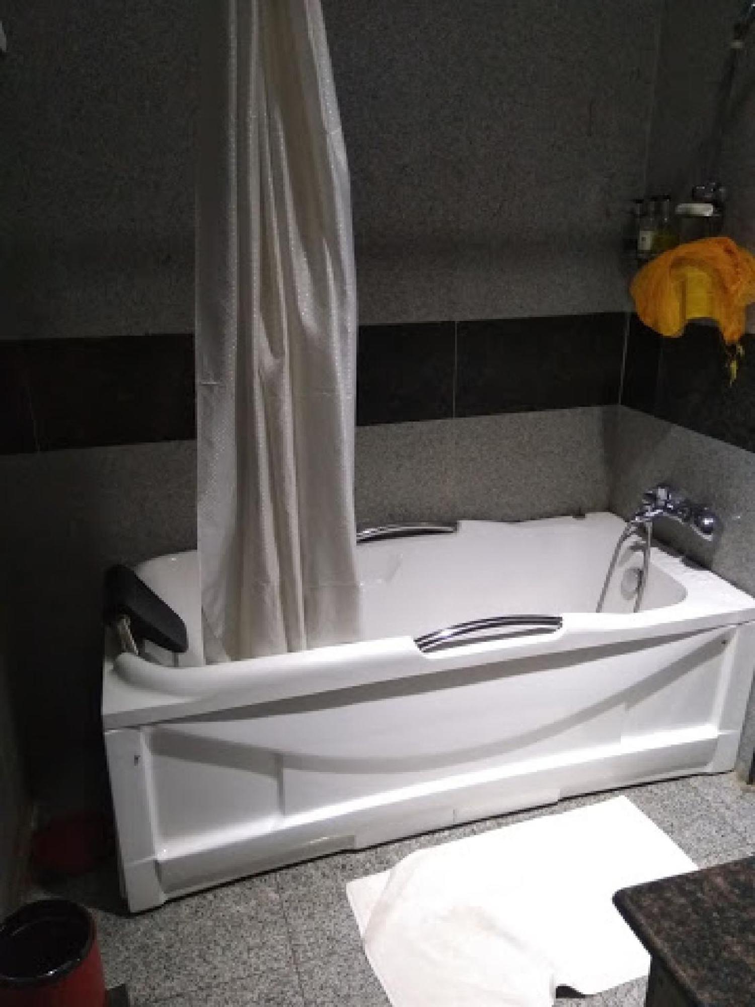 Room In Bb - Immaculate Royal International Hotel Owerri Eksteriør billede
