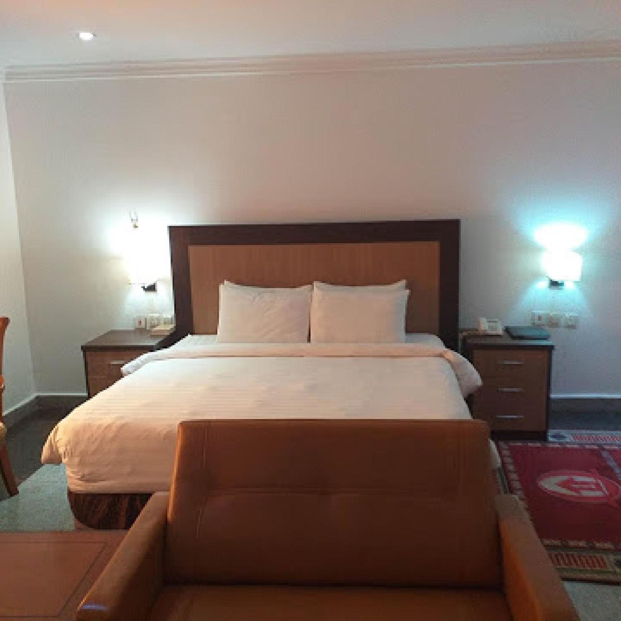 Room In Bb - Immaculate Royal International Hotel Owerri Eksteriør billede